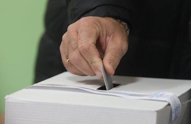 13 3 е избирателната активност в община Лом към 11 часа Гласували