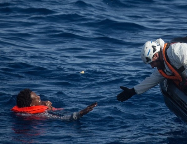 Съд с мигранти потъна край бреговете на турската провинция Анталия