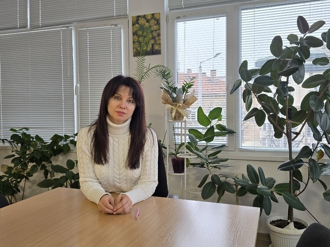 Шест деца и четири жени са изведени от семейната среда