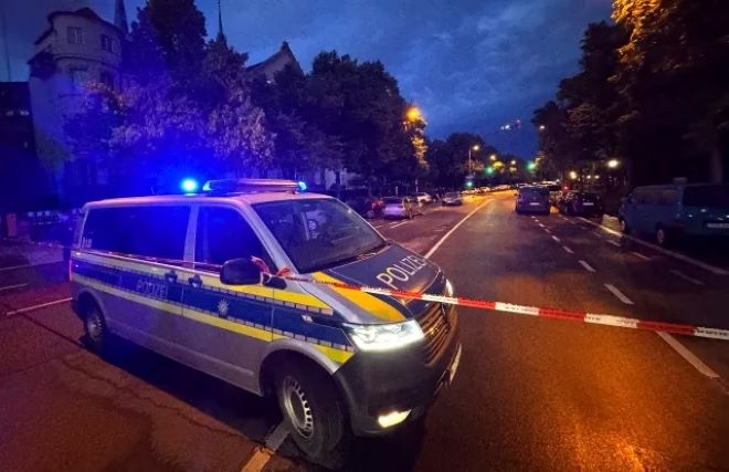 Българка наръга с нож минувачи в Мюнхен, полицията я застреля