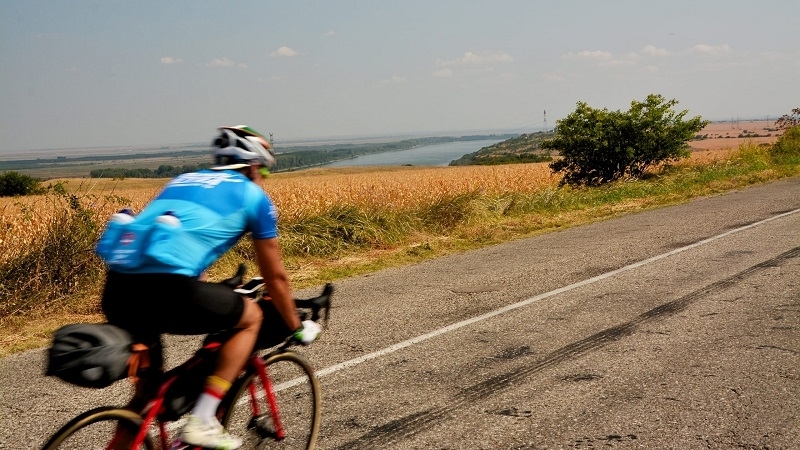 Близо 150 любители колоездачи от седем държави   България Румъния