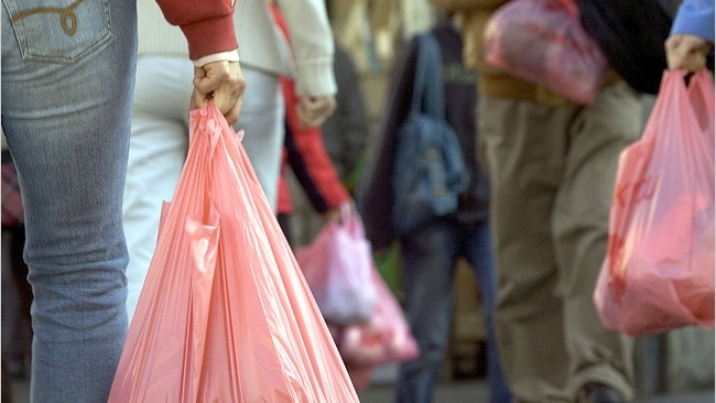 Използването на найлонови торбички в Албания от днес е забранено