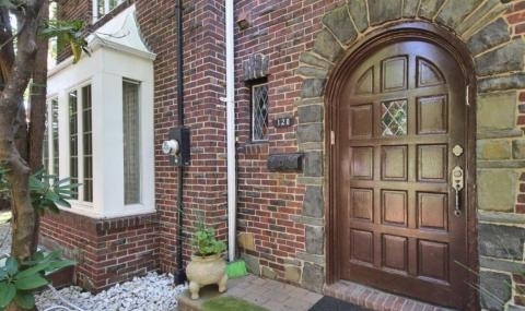 Къща в Статън Айлънд един от петте административни центъра на