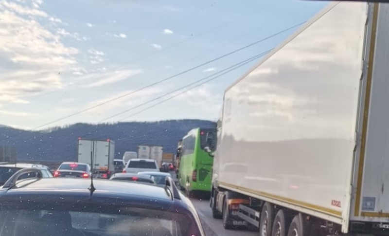 Oграничиха движението между 35 ти и 30 ти км на АМ Хемус