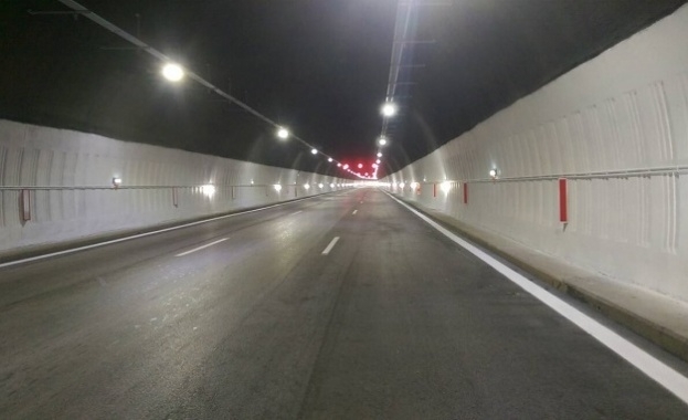 Шофьорите на леки автомобили преминават без ограничения в тунел „Витиня"