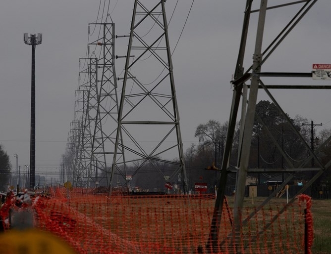 Губернаторът на Тексас Грег Абът заяви че всички електроцентрали в