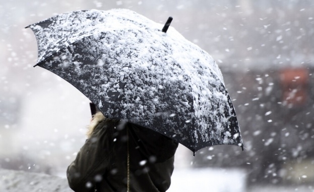 Днес снеговалежите в повечето райони на Западна България временно ще