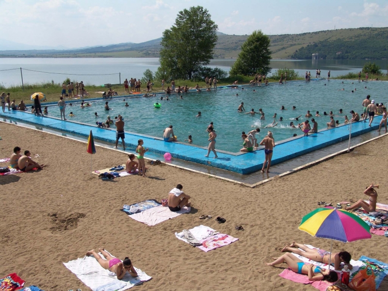 33 басейна разхлаждат жителите на няколко селища в Монтанско съобщиха