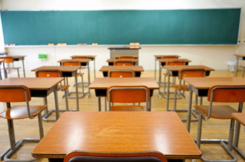 Заради извънредното положение учебната година на учениците може да продължи
