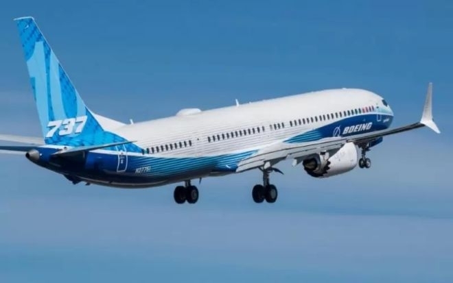 Бъг в навигацията спря сертификата на най-големия Boeing 737