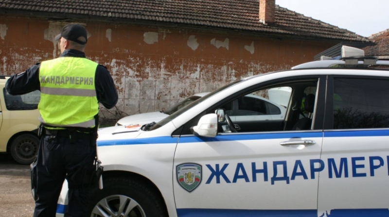 Служители на МВР провеждат специализирана полицейска операция на територията на