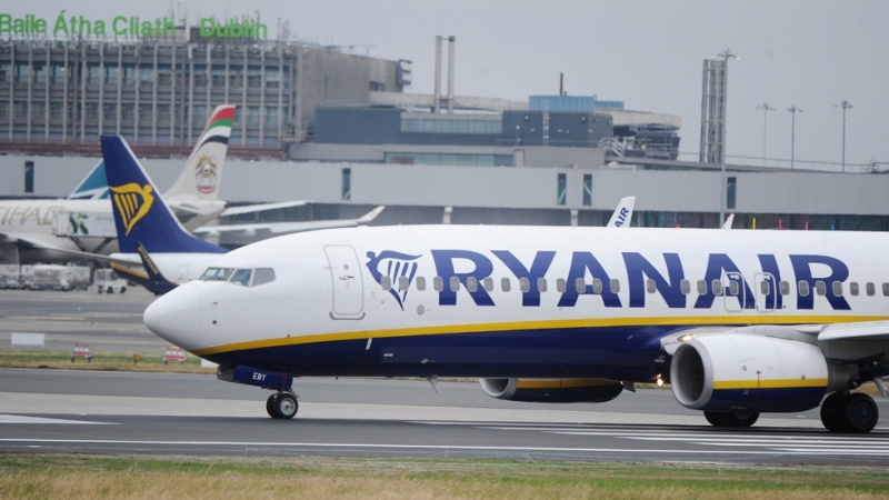 Самолет на британската компания British Airways кацна аварийно на лондонското