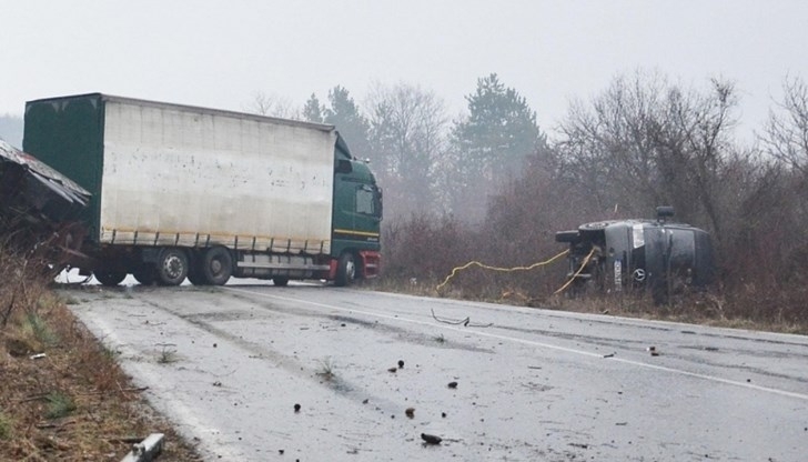 Около 15 55 часа е подаден сигнал за тежко пътнотранспортно произшествие