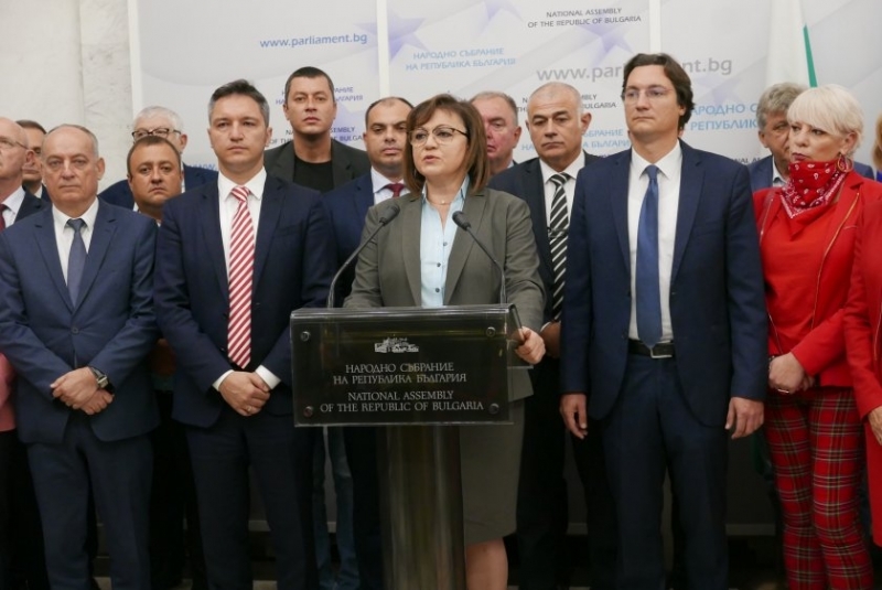 Шефката на БСП Корнелия Нинова е готова със списъка си