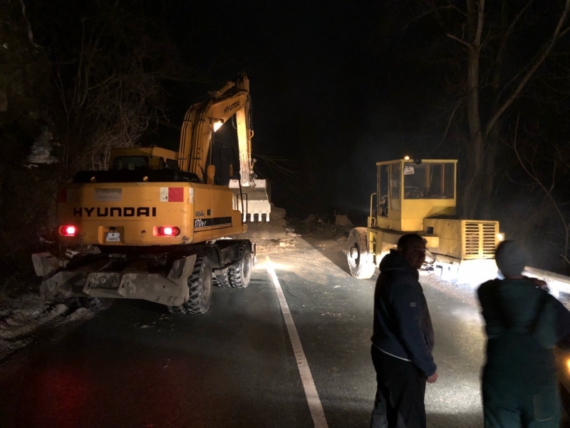 Преди минути специализираната техника успя да се пребори с част