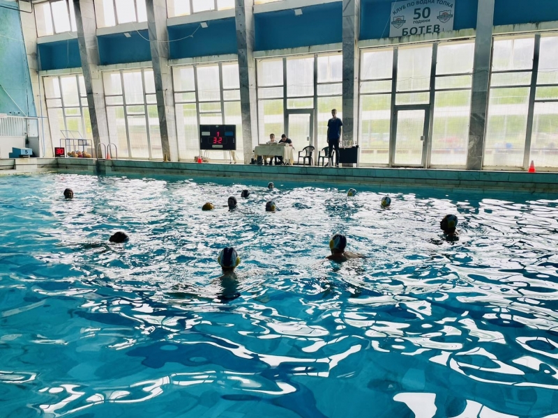 Състезатели на клубове от Варна София и Враца участват в