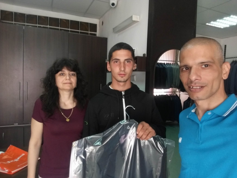 Абитуриентът Тихомир Трайков от село Елисейна чиято къща изгоря на