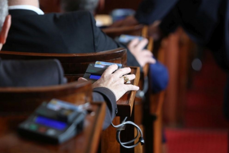 Парламентът одобри приватизацията на обособени части от ВМЗ-Сопот