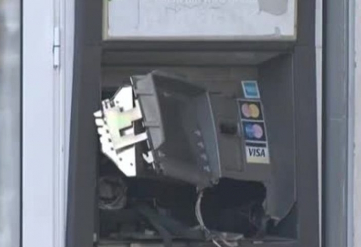 Банкомат беше разбит с кирка в центъра на Кърджали тази