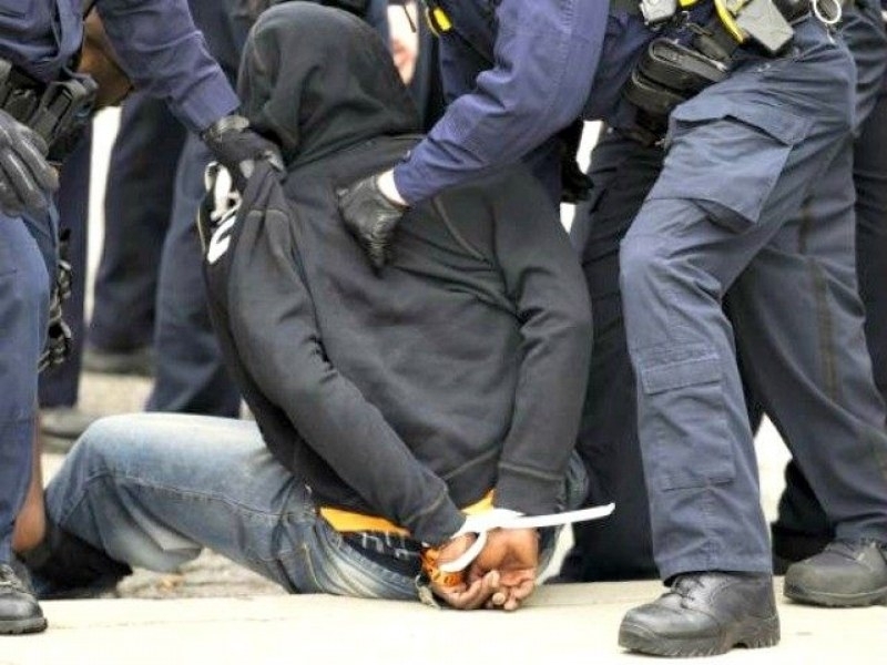 Полицейски служители в Стара Загора задържаха 47 годишен мъж с голямо