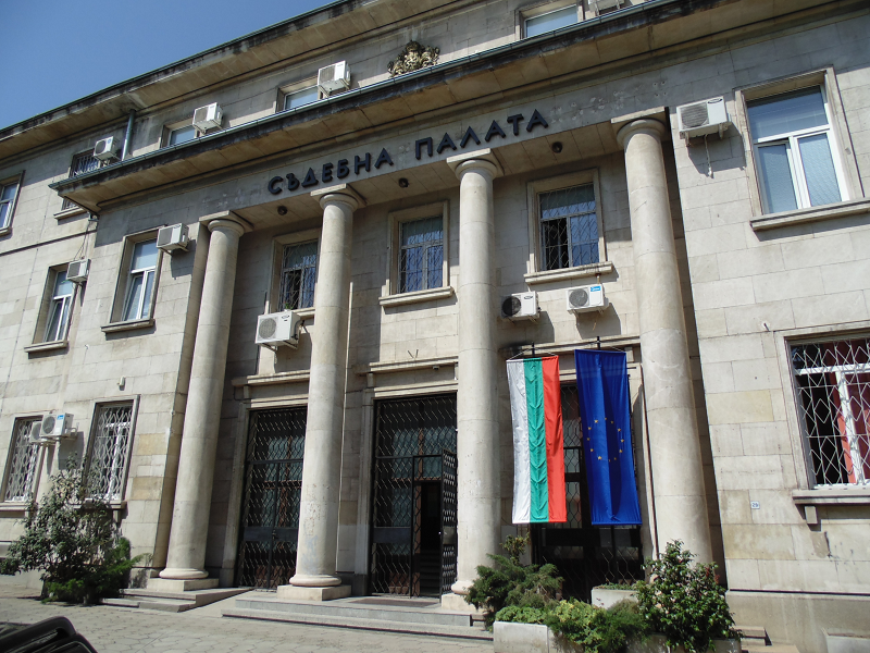 Съдът във Враца пусна под домашен арест двамата обвиняеми за