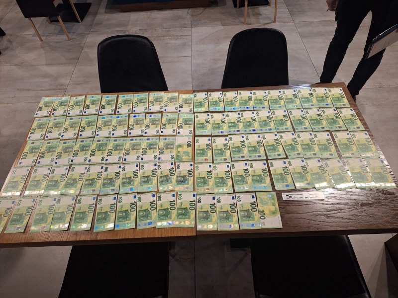 Трима души са задържани при спецакция на СДВР снощи непосредствено