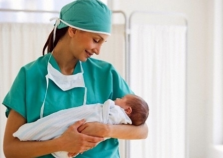 В България към момента работят 3578 акушерки което е два