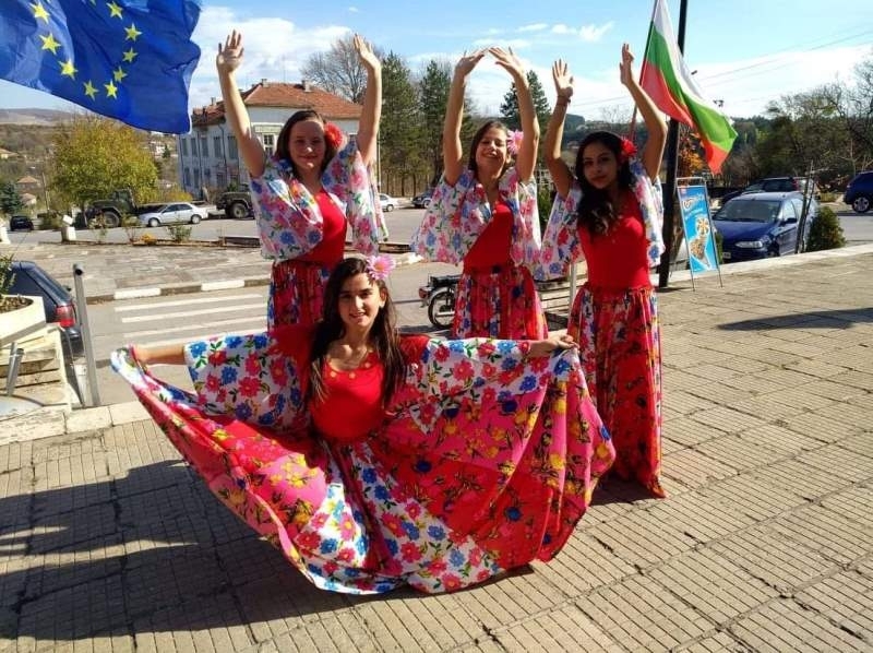 Вчера приключиха заниманията на групите по интереси към ПГ Алеко