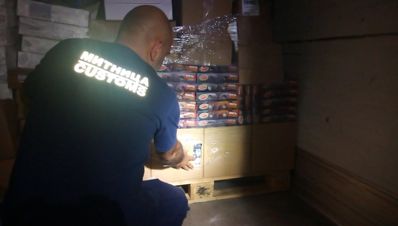 Митнически служители задържаха контрабандни цигари в района на Дунав мост