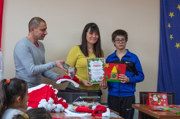 Деца от община Георги Дамяново твориха и използваха своето коледно