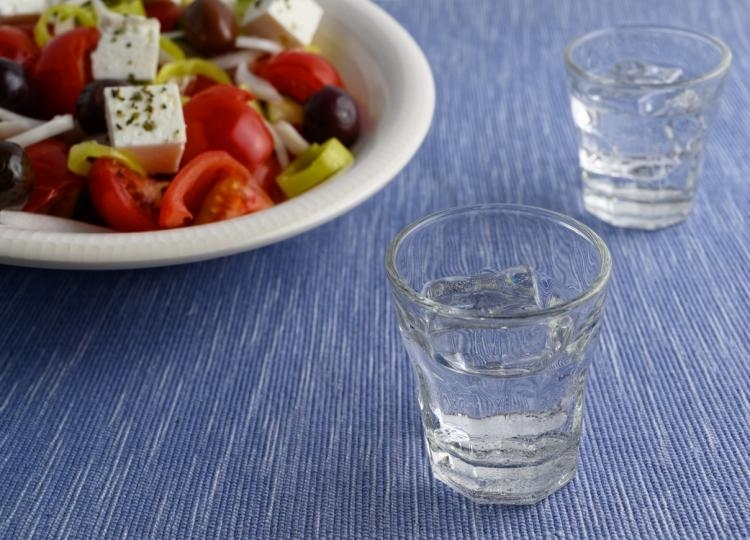 1 Не си истински българин ако в хладилника нямаш шише