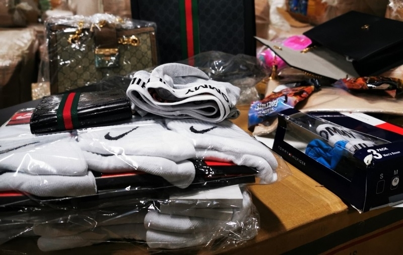 Митнически служители от Главна дирекция Митническо разузнаване и разследване ГД