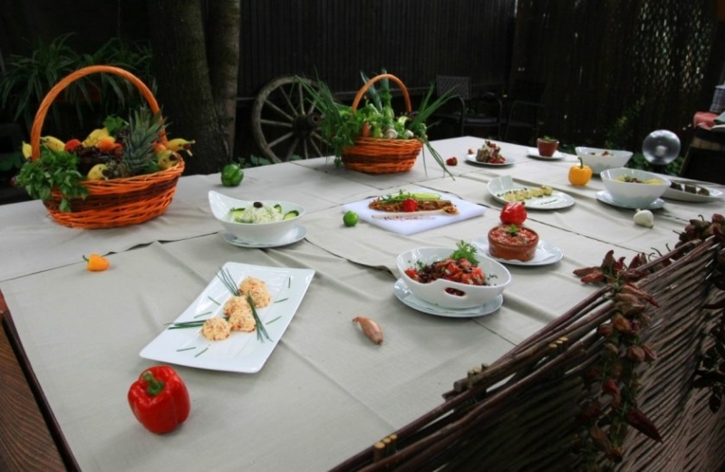 150 200 хиляди работници и служители от ресторанти заведения и хотели