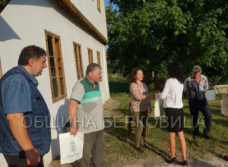 Традиционна годишна изложба с творби на берковски художници бе открита