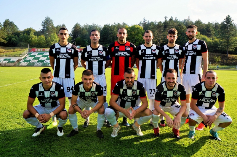 Локомотив Мездра победи Дреновец с 1 0 в среща от 10 ия