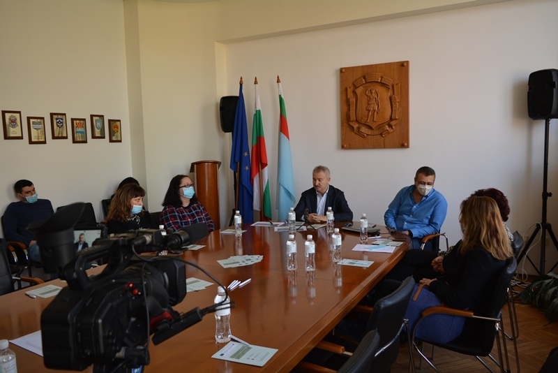 Футболното игрище в село Николово ще бъде модернизирано по трансграничен