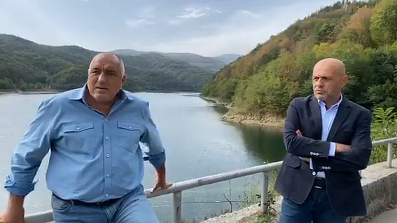 Мутрите вътре не харесват ”Мутри, вън”, верни докрай на мутрочекмеджето