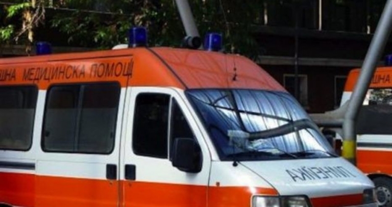 Пожар в дупнишкия кв Гиздова махала изпрати в Пирогов 5