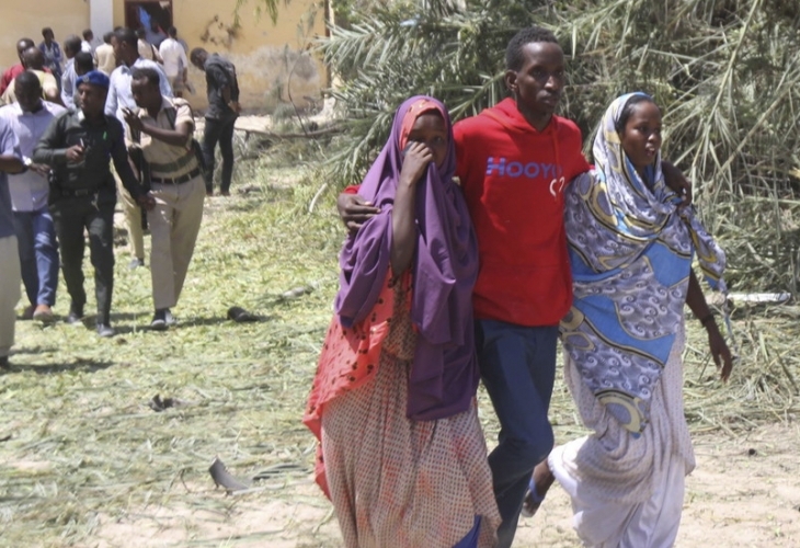 Сграда на училище в Могадишу се срути след като атентатор