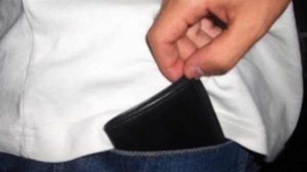 16 годишен младеж от Ардино е откраднал портфейл с пари и документ
