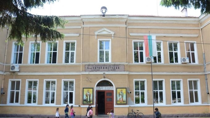 200 000 лева отпусна Министерството на образованието и науката за