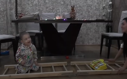 Кампанията Българската Коледа помага на 2 годишния Никола от Враца роден