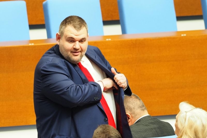 Хората на Ахмед Доган искат "Магнитски" за Новото начало