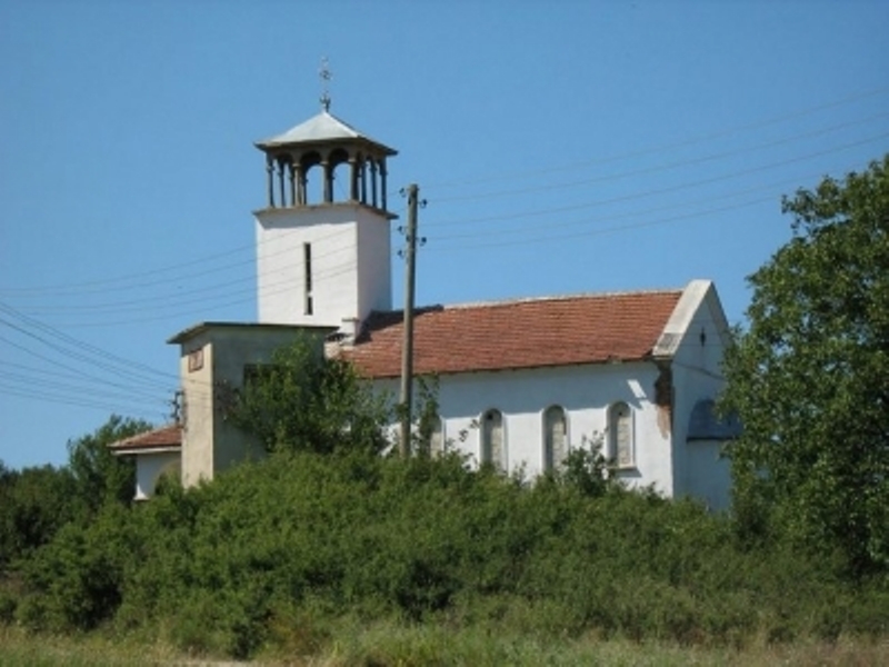 20 годишен младеж разби православния храм в село Власатица и направи