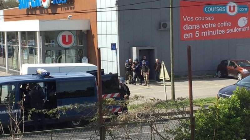 Френските полицаи са застреляли мароканецът, който преди това уби най-малко
