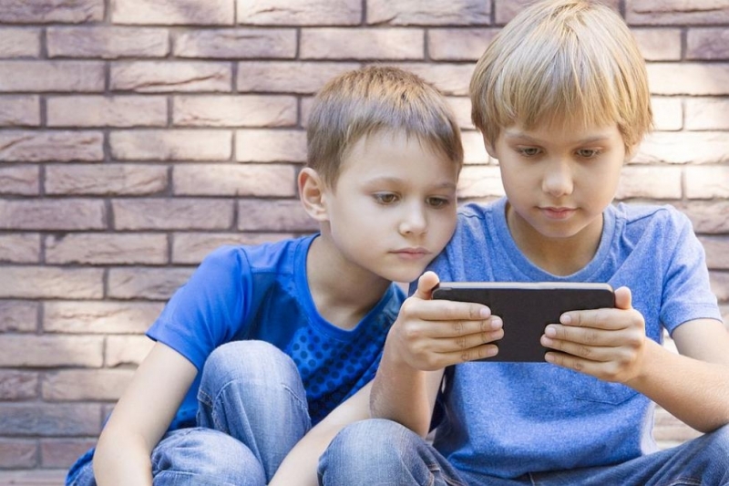 Дори децата под 5 годишна възраст не си доспиват защото прекарват