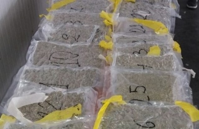 Митнически и гранични служители иззели канабис в тайник на лек