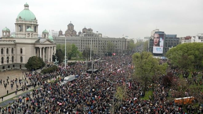 Близо 50 хиляди души на антиправителствен протест в Белград