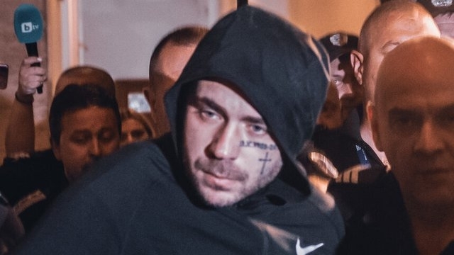 В доклада за разследването за осигуряването на полицейски чадър над