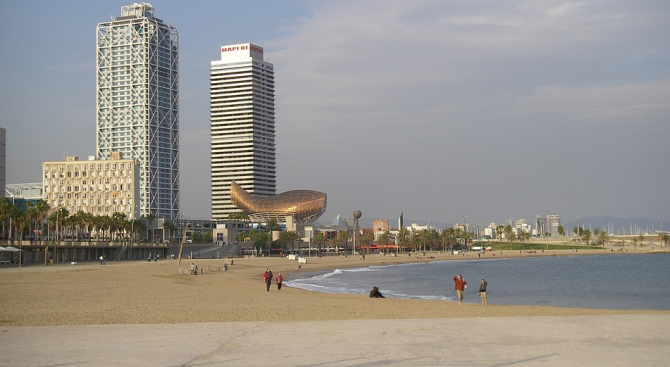 Испанската полиция разпространи кадри на експлозива открит на морското дъно който